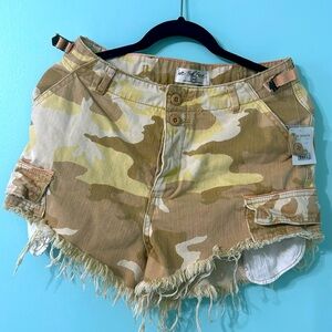 We the Free NWT Camo jean shorts size 6